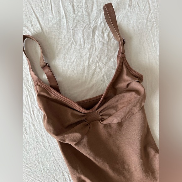NEW! SKIMS Brown Shapewear with Spaghetti Straps - Picture 2 of 5